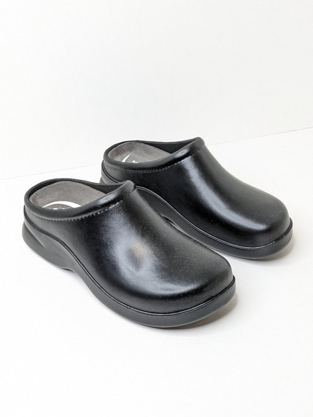 Klogs Dusty Slip Resistant Clogs Black Women's 7 Wide